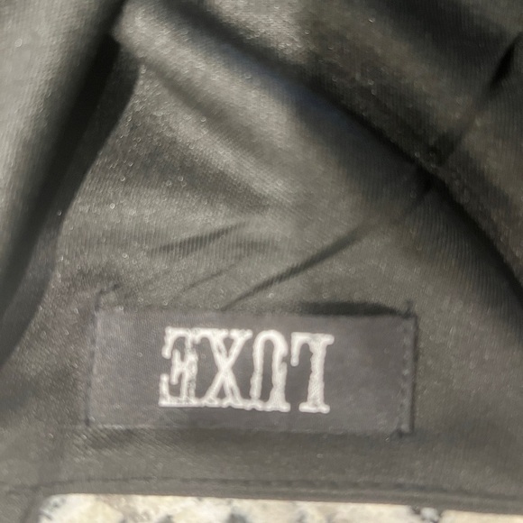 LUXE Women's Black Spaghetti Strap Romper, M - Picture 4 of 6